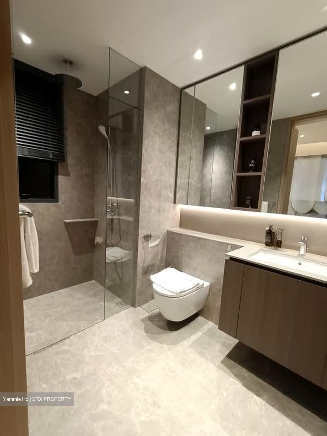 Pasir Ris Close (D18), Condominium #570465261